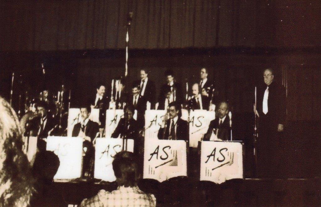 images/With/Artie Shaw Radio Remote (1983).jpg
